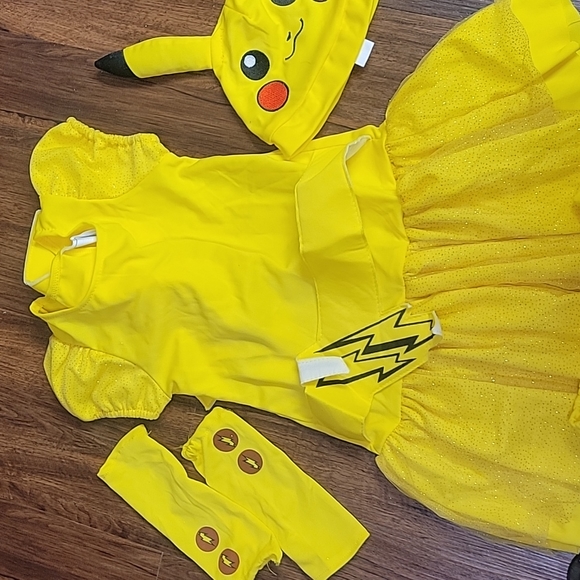 Pokemon girl size medium - Picture 2 of 4